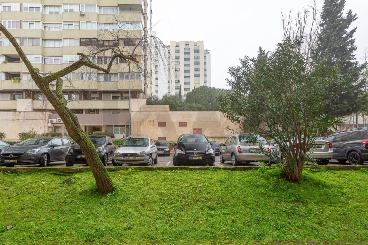 Apartamento T4 para Arrendamento em Algés, Linda-A-Velha e Cruz Quebrada-Dafundo Foto 36