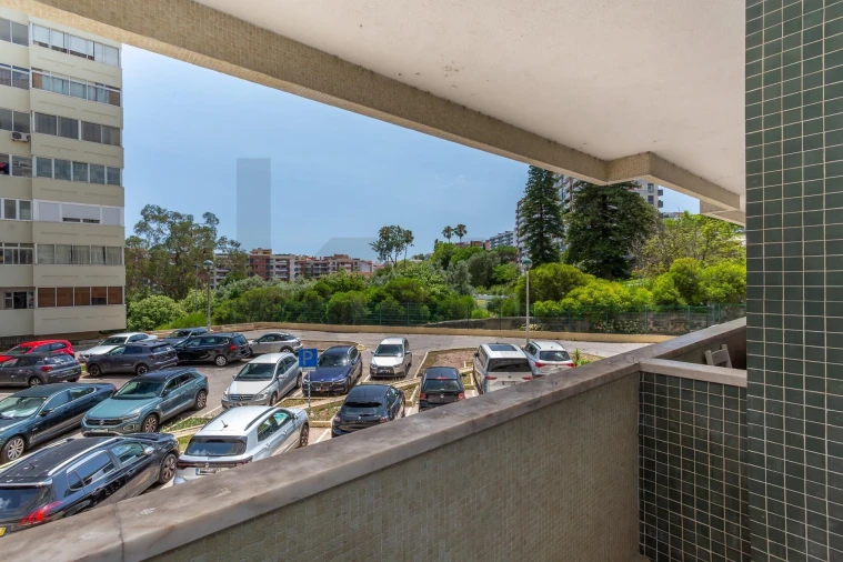 Apartamento T4 para Arrendamento em Algés, Linda-A-Velha e Cruz Quebrada-Dafundo Foto 2