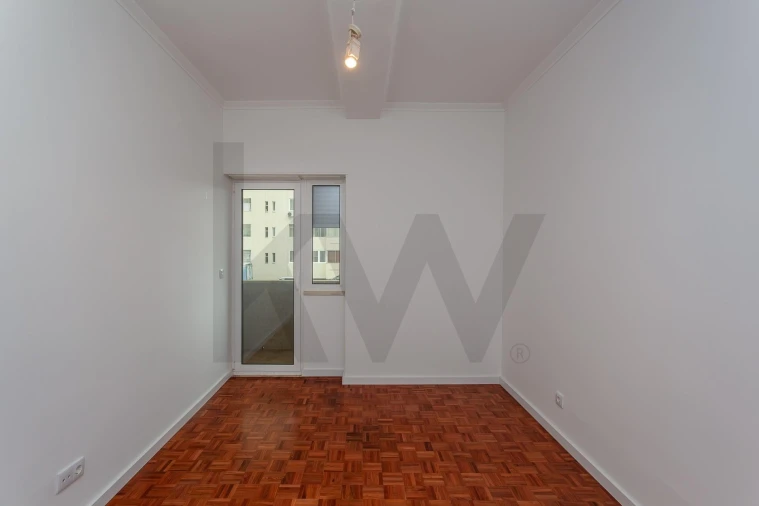 Apartamento T4 para Arrendamento em Algés, Linda-A-Velha e Cruz Quebrada-Dafundo Foto 17