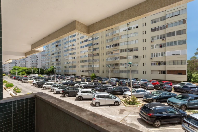 Apartamento T4 para Arrendamento em Algés, Linda-A-Velha e Cruz Quebrada-Dafundo Foto 3