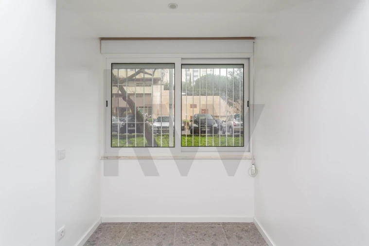 Apartamento T4 para Arrendamento em Algés, Linda-A-Velha e Cruz Quebrada-Dafundo Foto 35