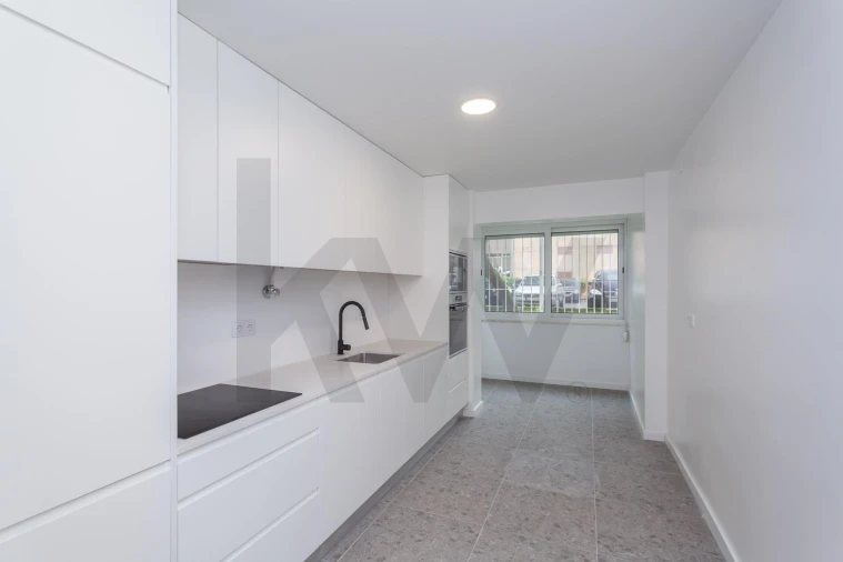 Apartamento T4 para Arrendamento em Algés, Linda-A-Velha e Cruz Quebrada-Dafundo Foto 32