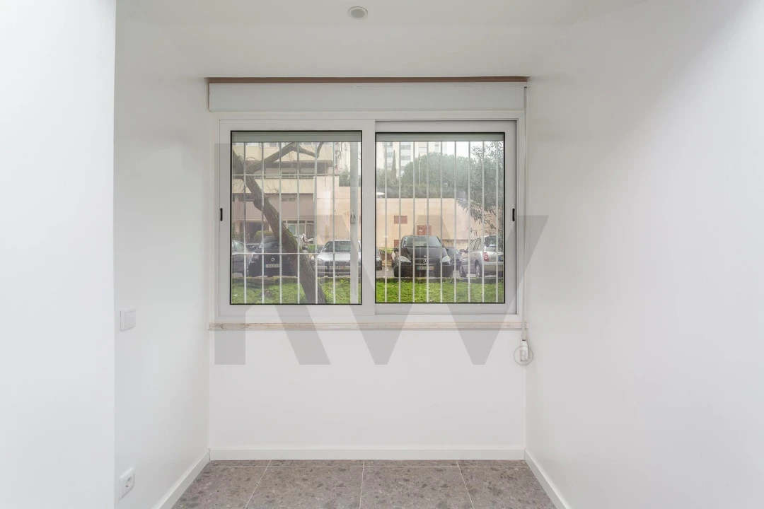 Apartamento T4 para Arrendamento em Algés, Linda-A-Velha e Cruz Quebrada-Dafundo Foto 35