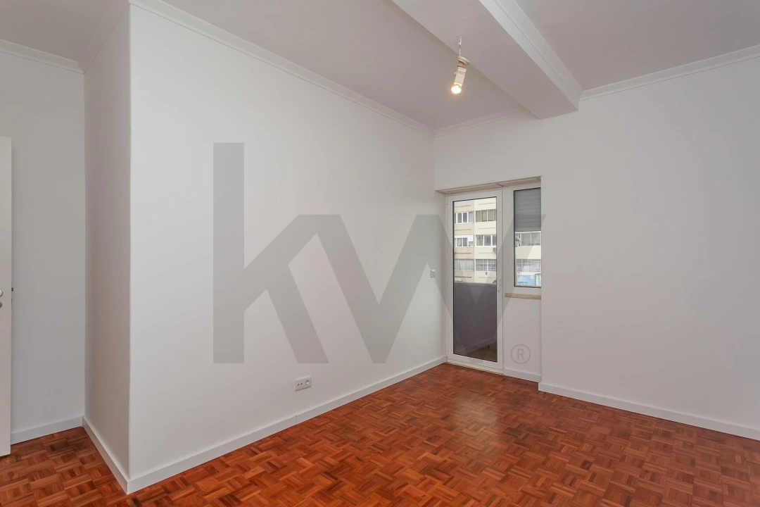 Apartamento T4 para Arrendamento em Algés, Linda-A-Velha e Cruz Quebrada-Dafundo Foto 18