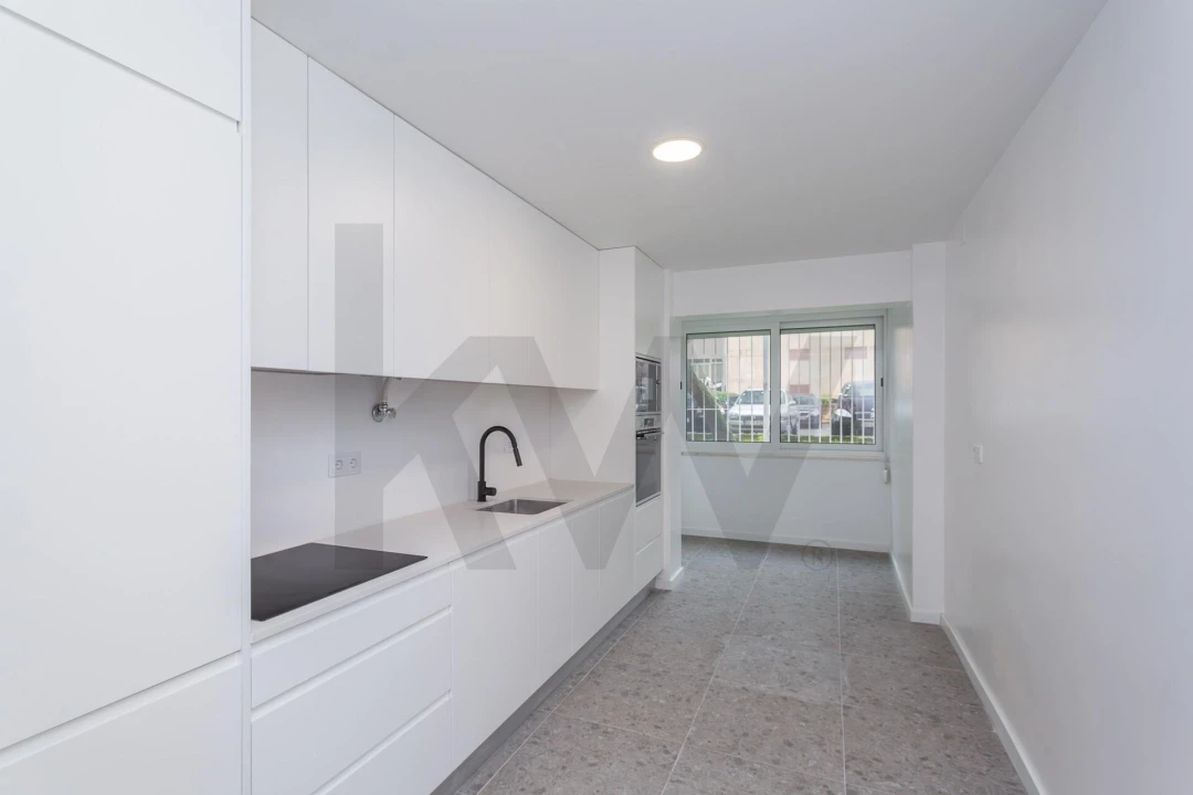 Apartamento T4 para Arrendamento em Algés, Linda-A-Velha e Cruz Quebrada-Dafundo Foto 32