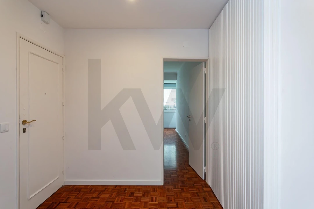 Apartamento T4 para Arrendamento em Algés, Linda-A-Velha e Cruz Quebrada-Dafundo Foto 15