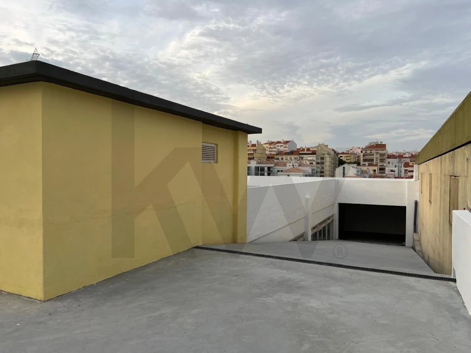 Armazém para Venda em Sacavém e Prior Velho Foto 34