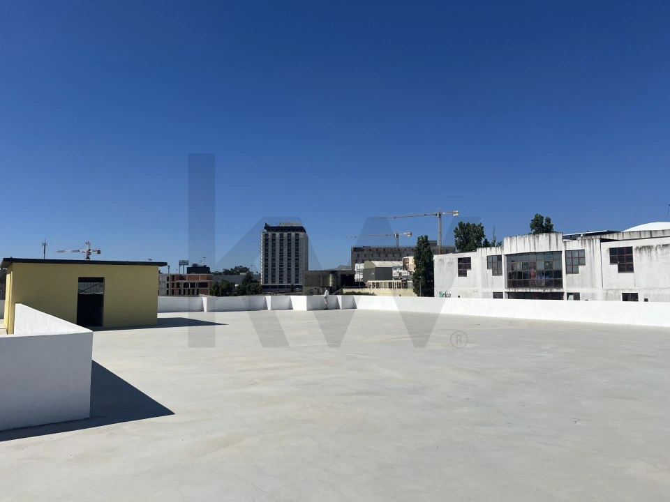 Armazém para Venda em Sacavém e Prior Velho Foto 6