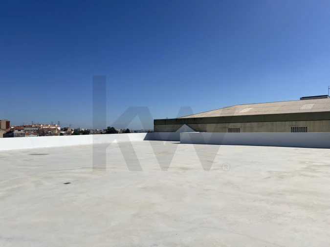 Armazém para Venda em Sacavém e Prior Velho Foto 4