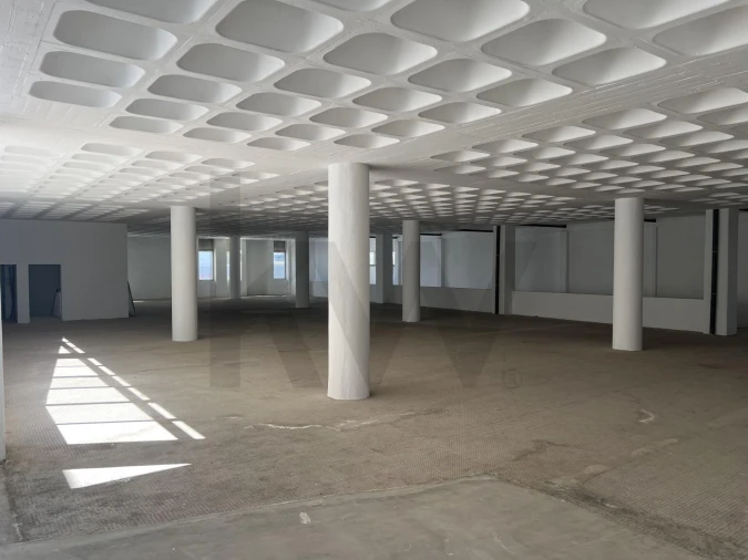 Armazém para Venda em Sacavém e Prior Velho Foto 12