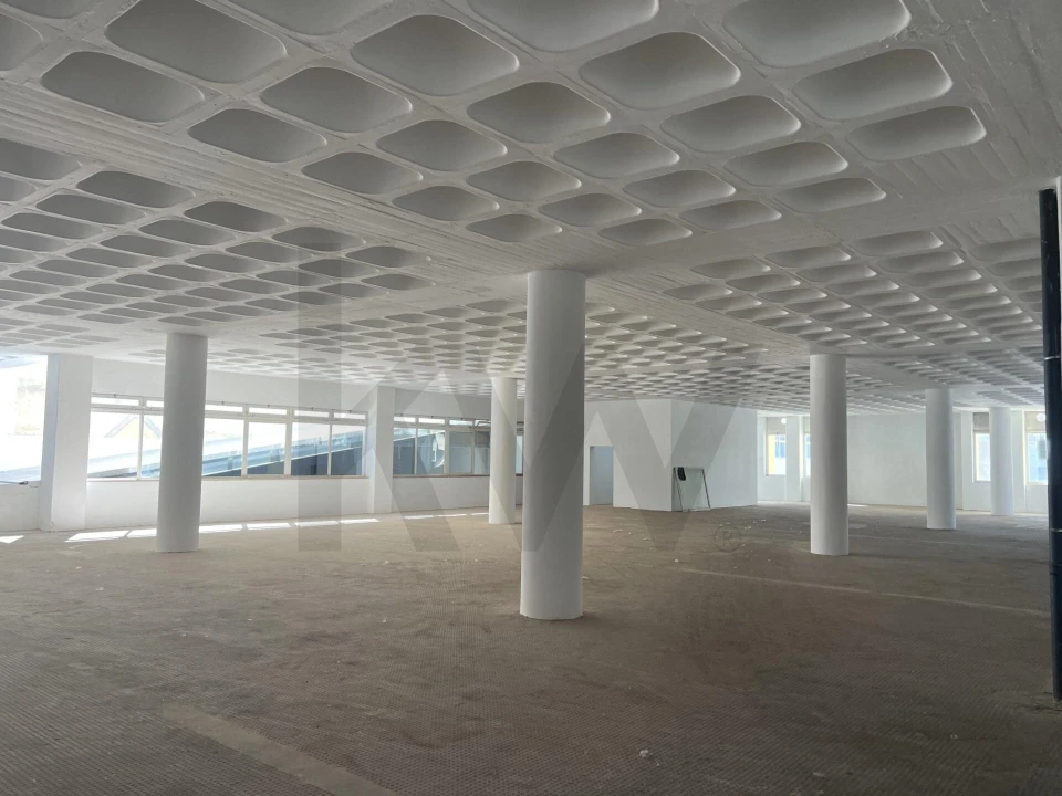 Armazém para Venda em Sacavém e Prior Velho Foto 13