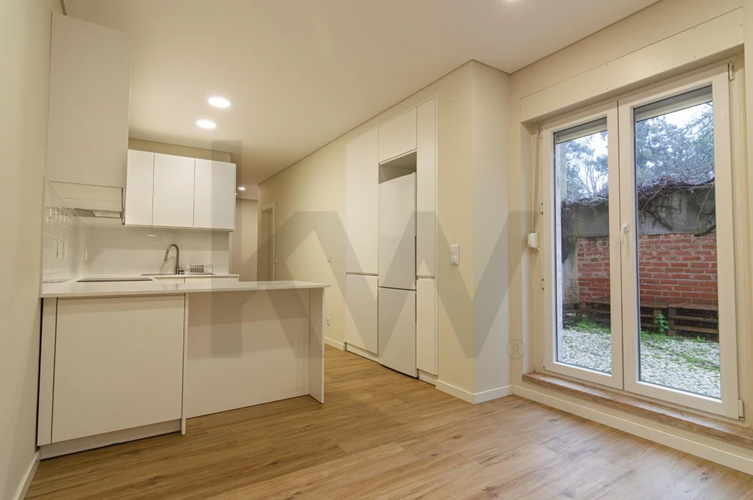 Apartamento T3 para Arrendamento em Alvalade Foto 13