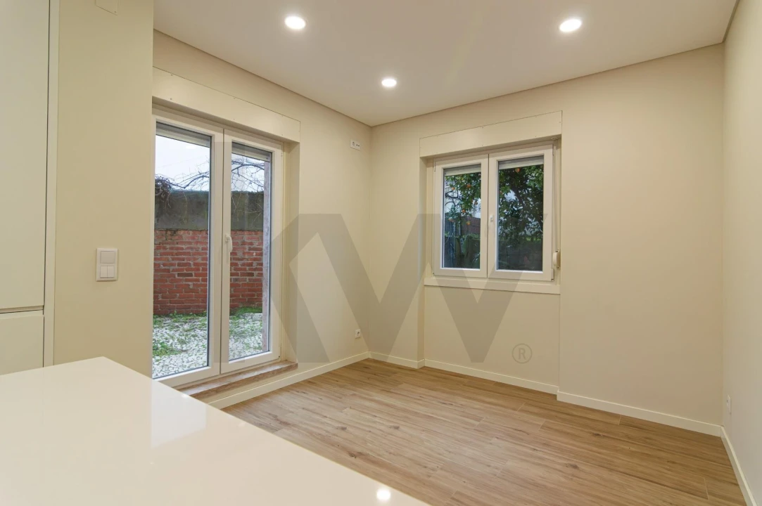 Apartamento T3 para Arrendamento em Alvalade Foto 14