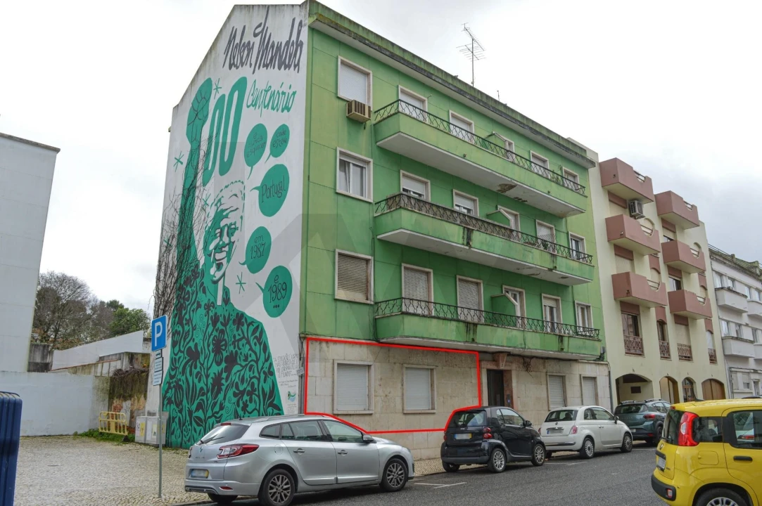 Apartamento T3 para Arrendamento em Alvalade Foto 19