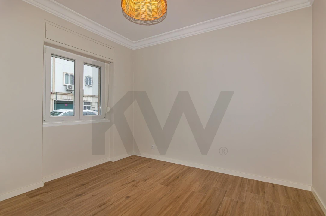 Apartamento T3 para Arrendamento em Alvalade Foto 3