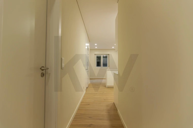 Apartamento T3 para Arrendamento em Alvalade Foto 10