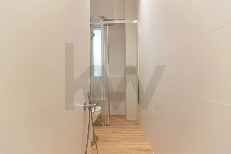 Apartamento T3 para Arrendamento em Alvalade Foto 11