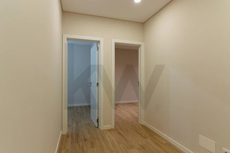 Apartamento T3 para Arrendamento em Alvalade Foto 2