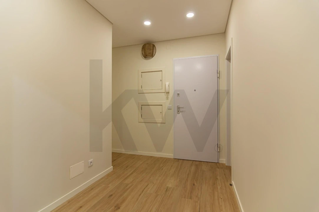 Apartamento T3 para Arrendamento em Alvalade Foto 1