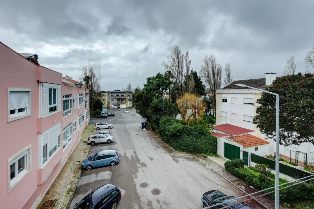 Apartamento T3 para Venda em Agualva e Mira-Sintra Foto 8