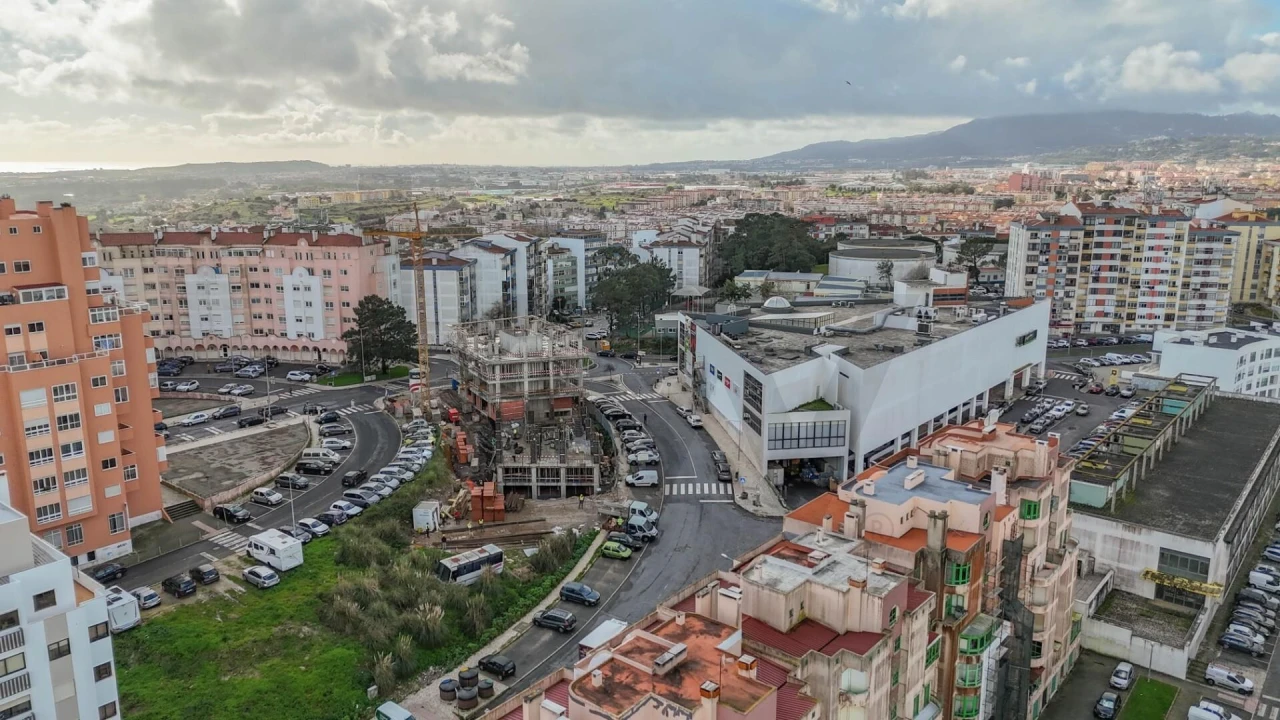 Apartamento T2 para Venda em Rio de Mouro Foto 12