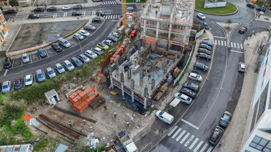 Apartamento T2 para Venda em Rio de Mouro Foto 19