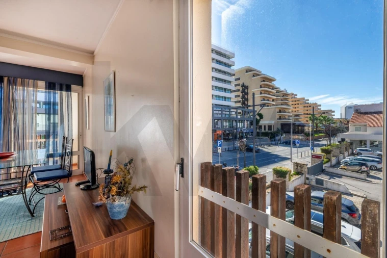 Apartamento T2 para Venda em Quarteira Foto 7