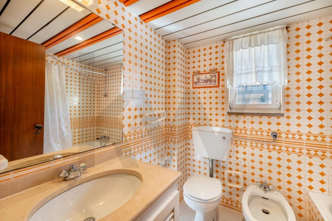 Apartamento T2 para Venda em Quarteira Foto 18