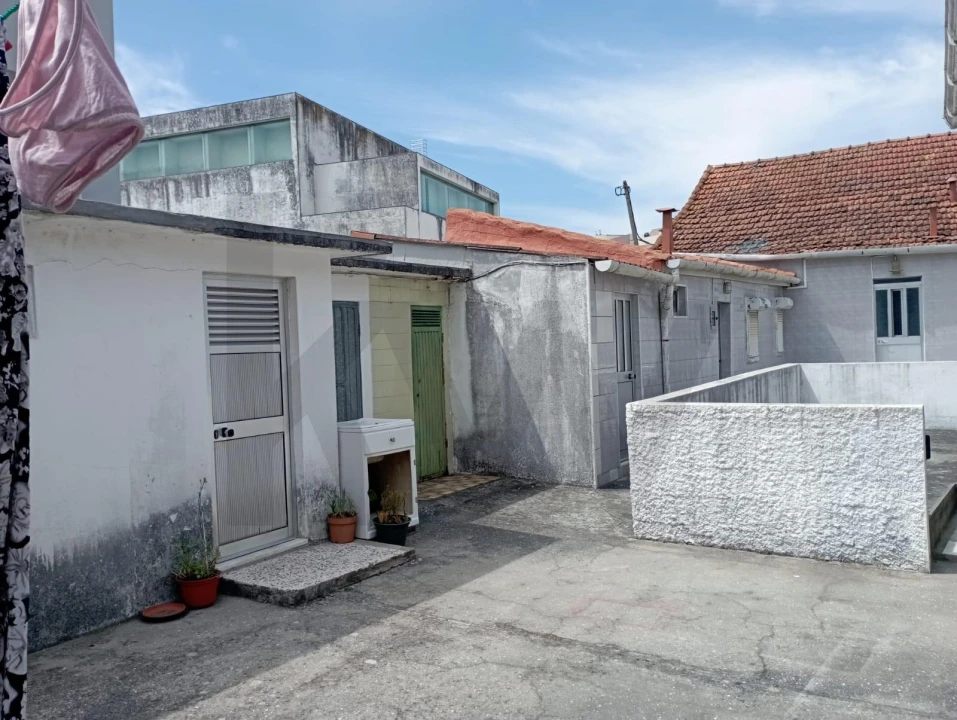 Moradia T4 para Venda em Granja do Tedo Foto 1