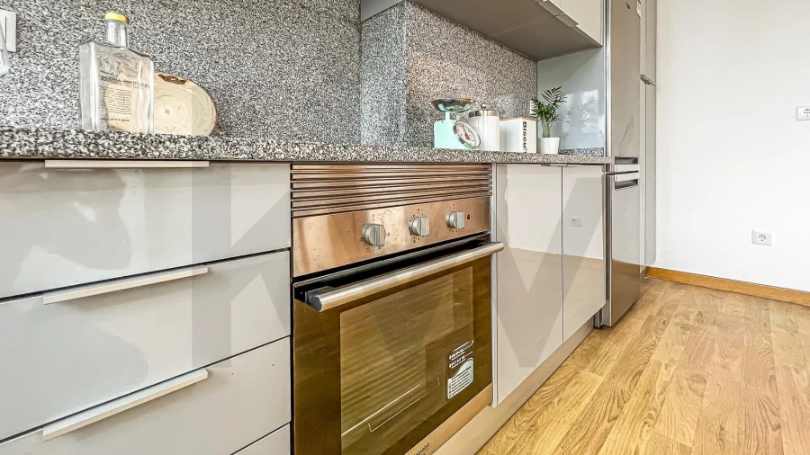 Apartamento T1 para Arrendamento em Venteira Foto 4