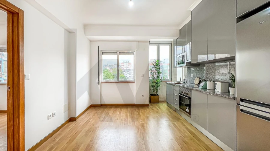Apartamento T1 para Arrendamento em Venteira Foto 1