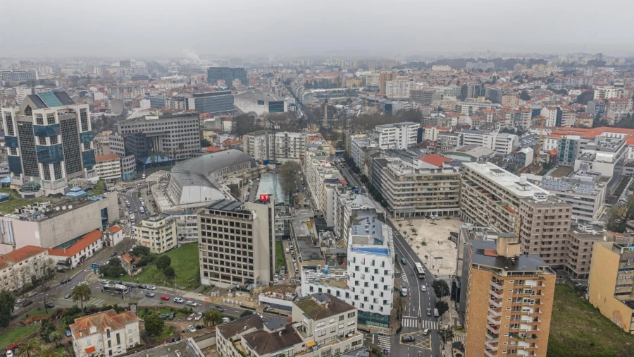 Apartamento T5 para Venda em Lordelo do Ouro e Massarelos Foto 19