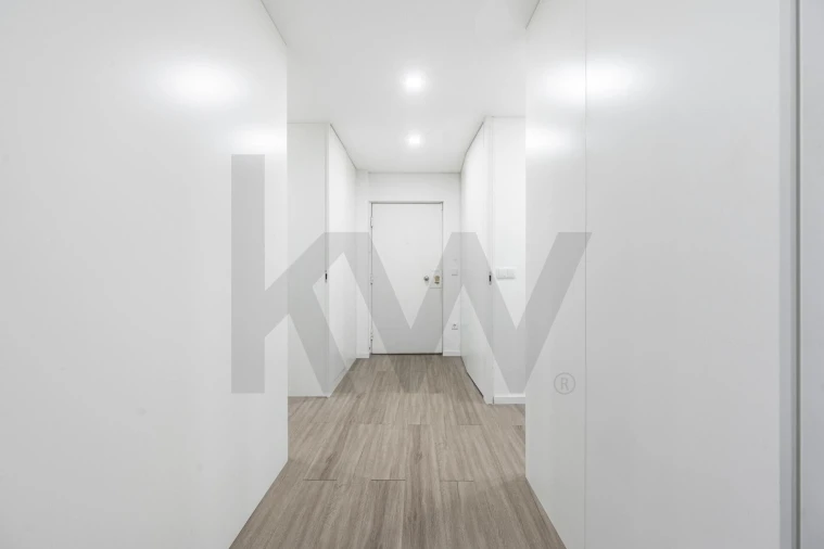 Apartamento T5 para Venda em Lordelo do Ouro e Massarelos Foto 14