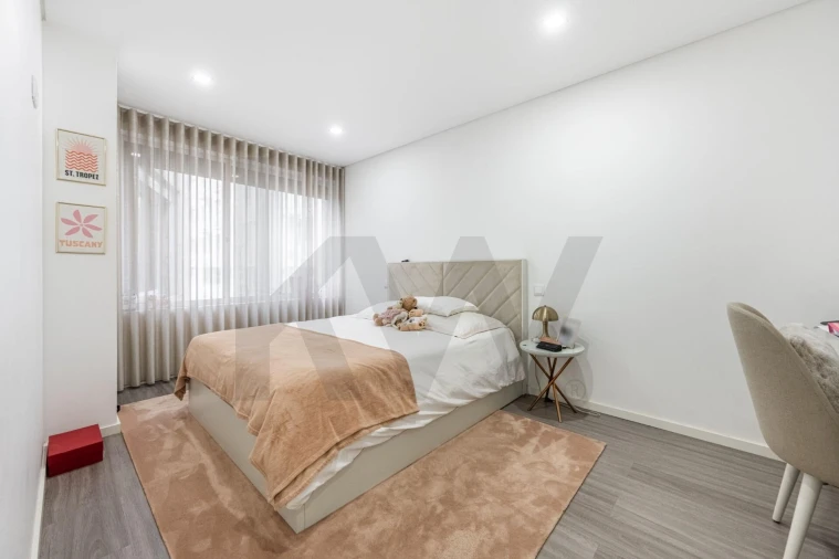 Apartamento T5 para Venda em Lordelo do Ouro e Massarelos Foto 10