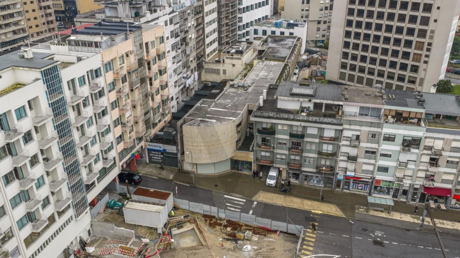 Apartamento T5 para Venda em Lordelo do Ouro e Massarelos Foto 25