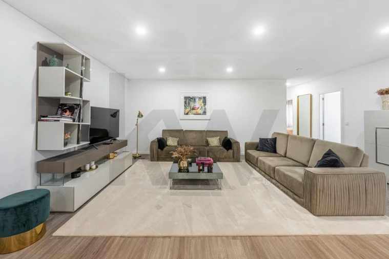 Apartamento T5 para Venda em Lordelo do Ouro e Massarelos Foto 2