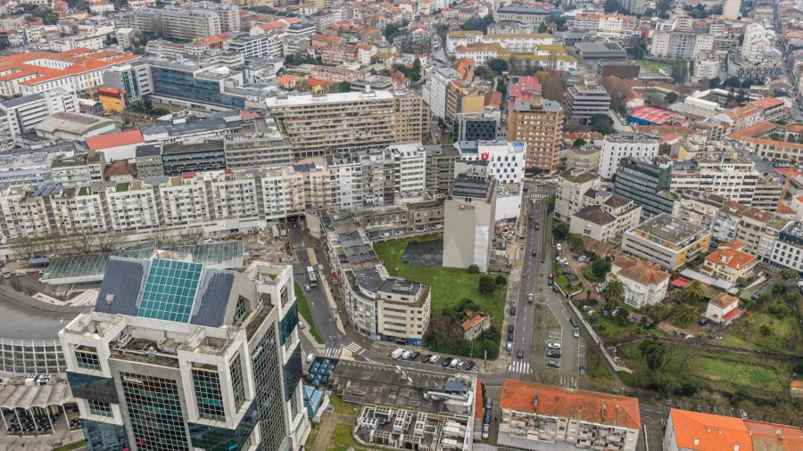 Apartamento T5 para Venda em Lordelo do Ouro e Massarelos Foto 22