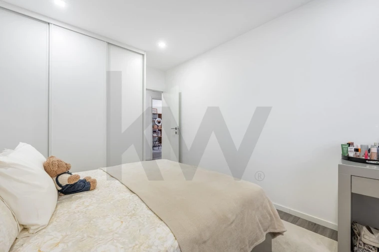 Apartamento T5 para Venda em Lordelo do Ouro e Massarelos Foto 9