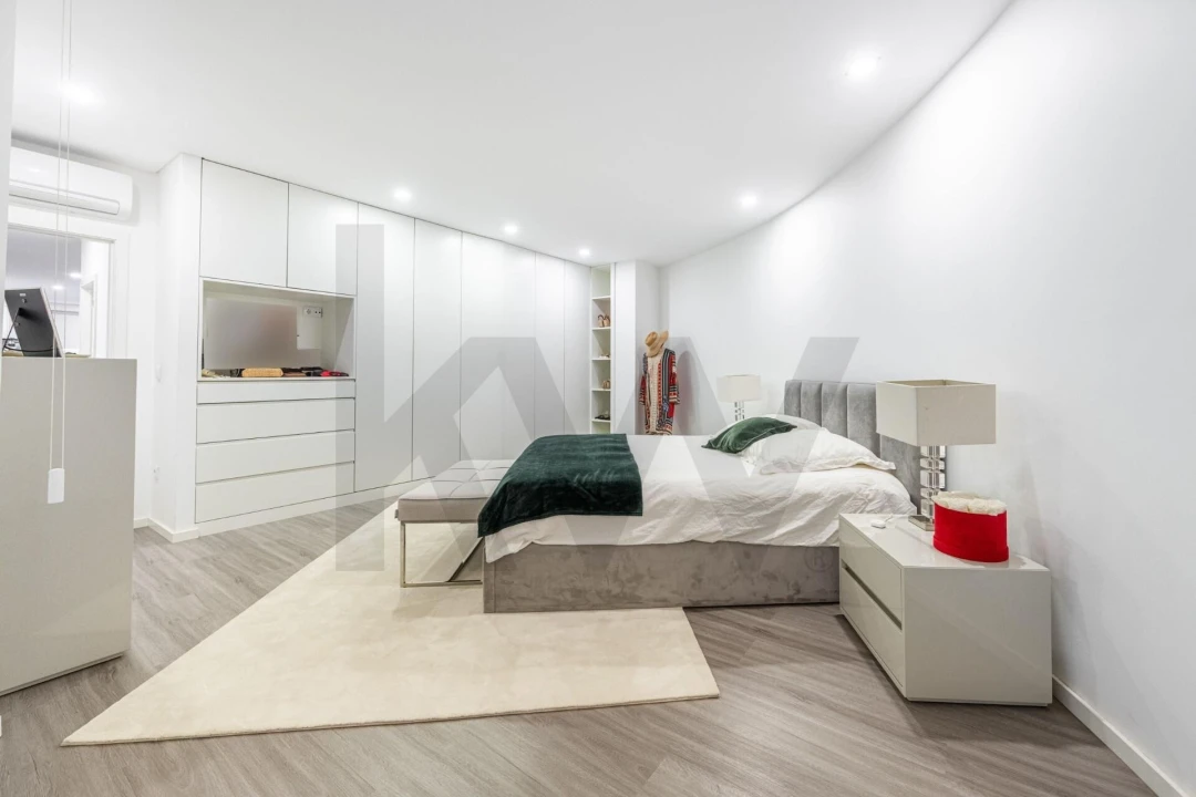 Apartamento T5 para Venda em Lordelo do Ouro e Massarelos Foto 6