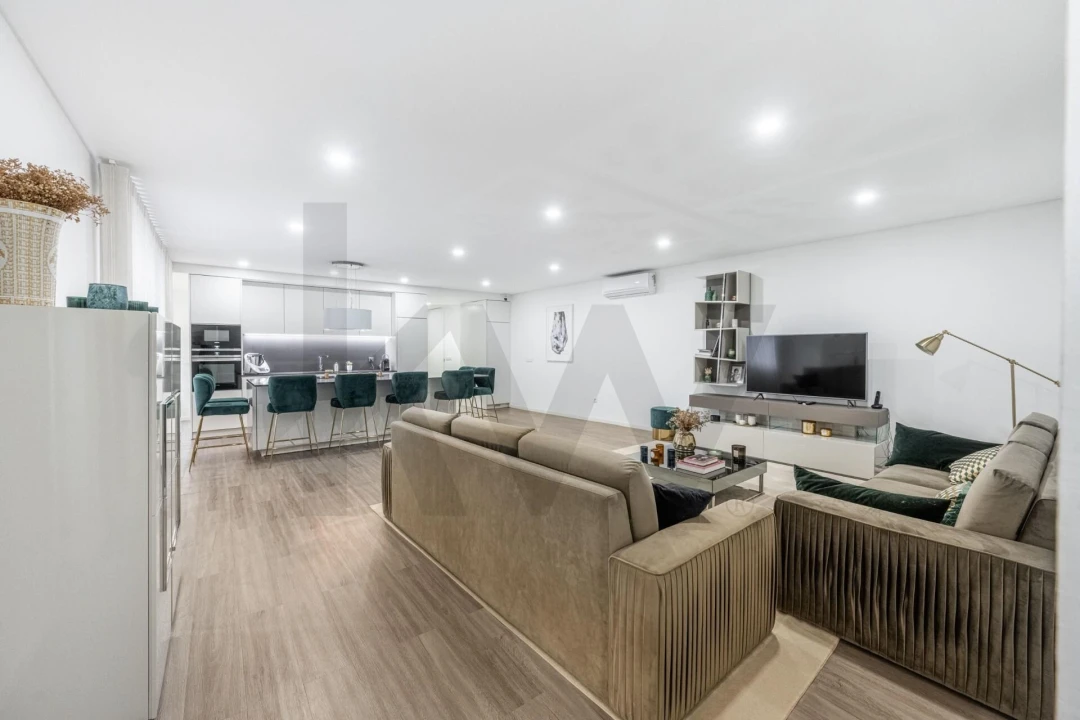 Apartamento T5 para Venda em Lordelo do Ouro e Massarelos Foto 4