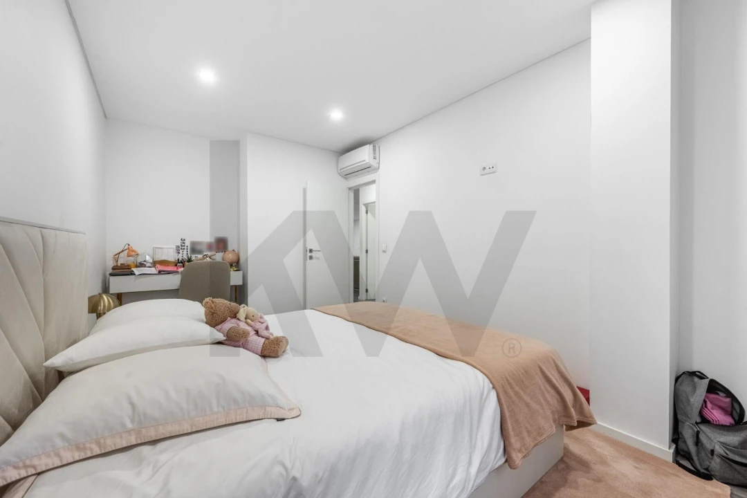 Apartamento T5 para Venda em Lordelo do Ouro e Massarelos Foto 11