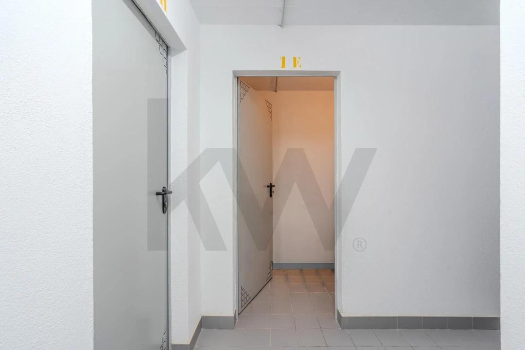 Apartamento T1 para Arrendamento em Campo de Ourique Foto 20