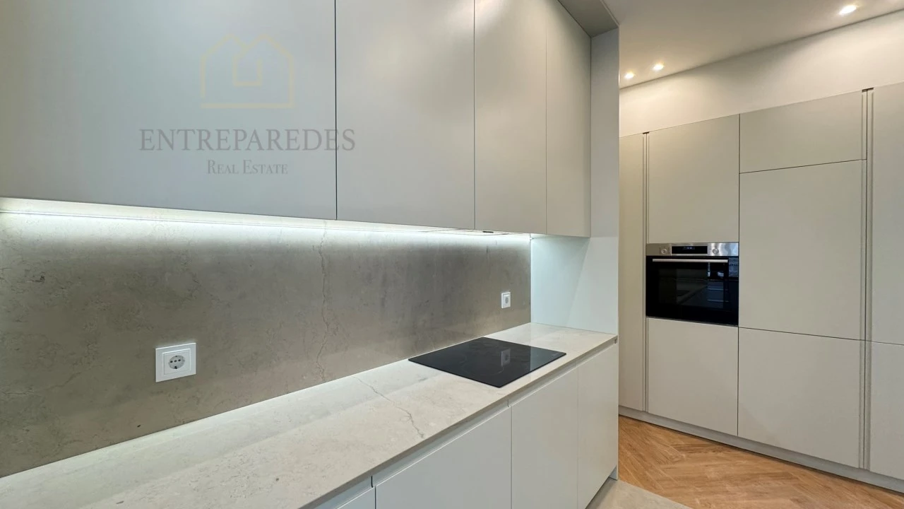 Apartamento T2 para Venda em Cedofeita, Santo Ildefonso, Sé, Miragaia, São Nicolau e Vitória Foto 2
