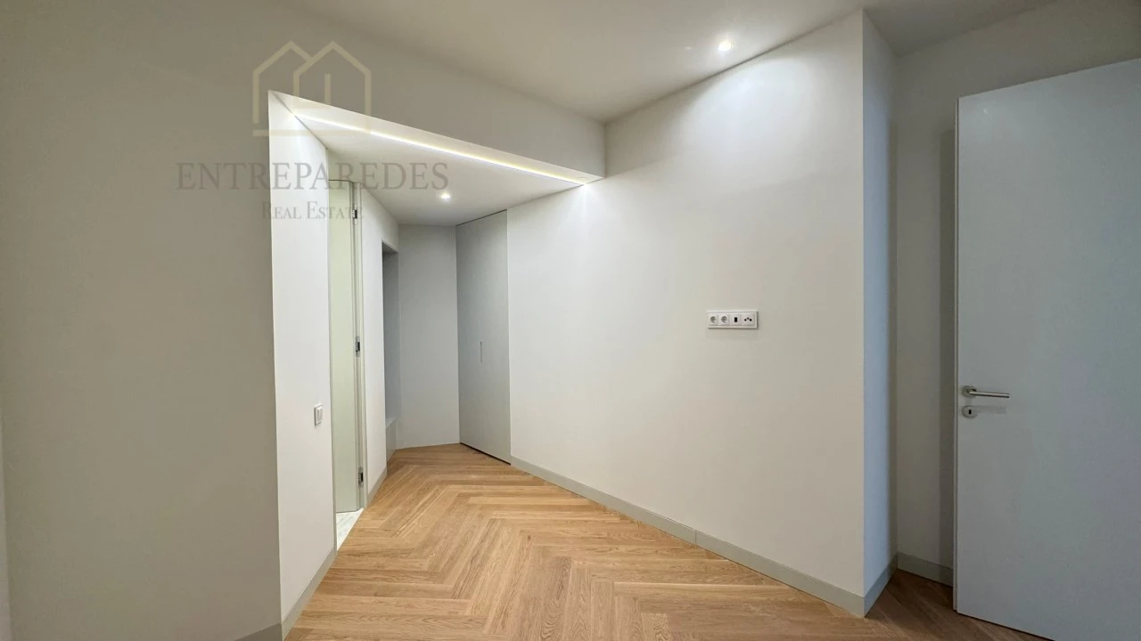 Apartamento T2 para Venda em Cedofeita, Santo Ildefonso, Sé, Miragaia, São Nicolau e Vitória Foto 24