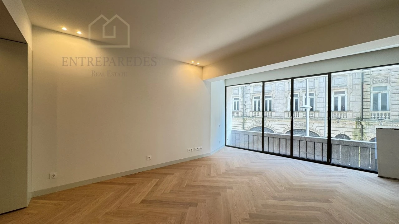 Apartamento T2 para Venda em Cedofeita, Santo Ildefonso, Sé, Miragaia, São Nicolau e Vitória Foto 1