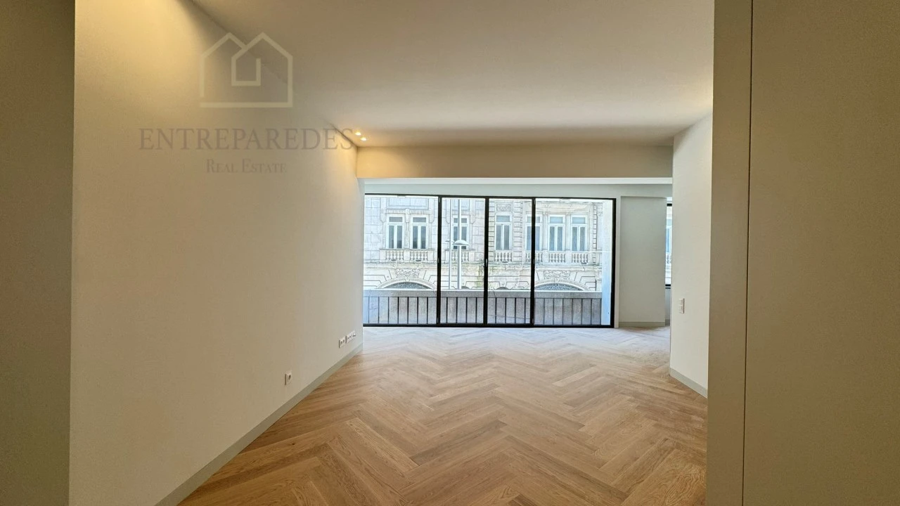 Apartamento T2 para Venda em Cedofeita, Santo Ildefonso, Sé, Miragaia, São Nicolau e Vitória Foto 2