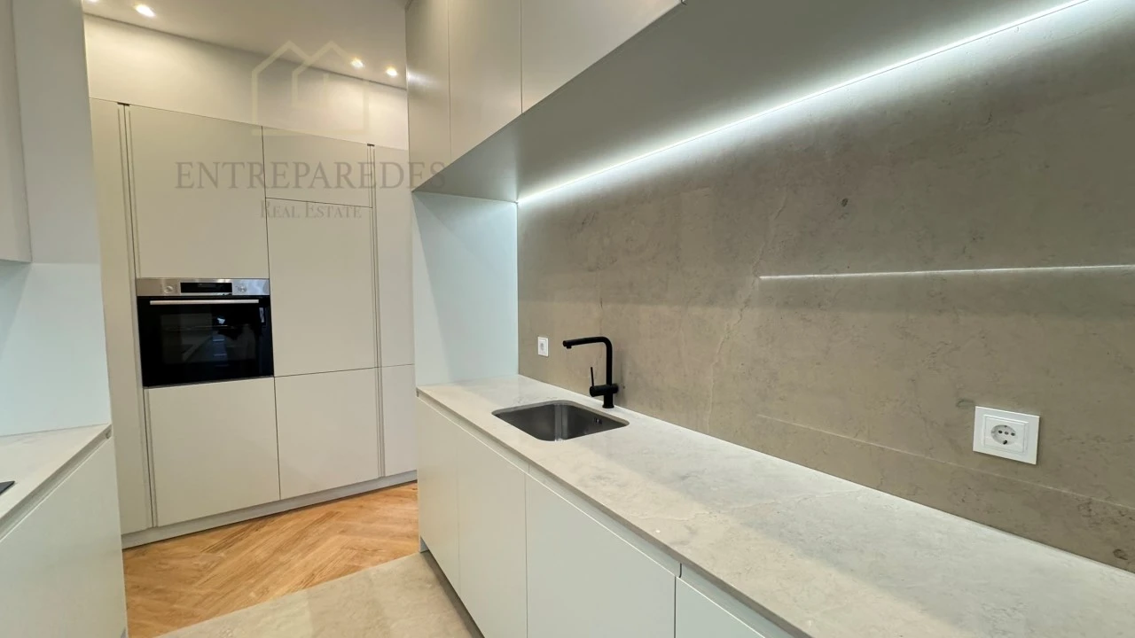 Apartamento T2 para Venda em Cedofeita, Santo Ildefonso, Sé, Miragaia, São Nicolau e Vitória Foto 8