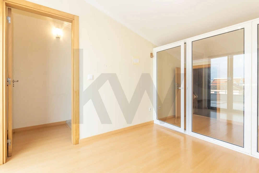 Moradia T2 para Venda em Quinta do Conde Foto 38