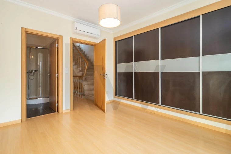 Moradia T2 para Venda em Quinta do Conde Foto 10