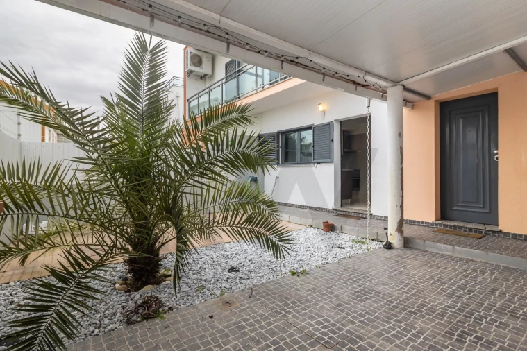 Moradia T2 para Venda em Quinta do Conde Foto 50